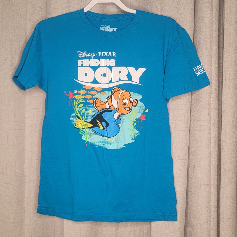 Finding Dory Pixar Unisex Medium tee